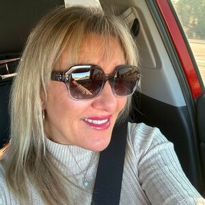 Meet your Posher, Larita